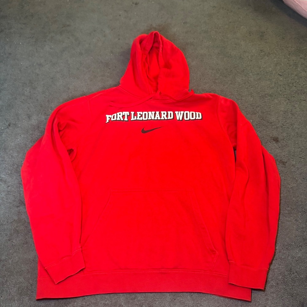 Nike Fort Leonard Wood Pullover Hoodie Mens Medium Red Graphic Swoosh Sweatshirt